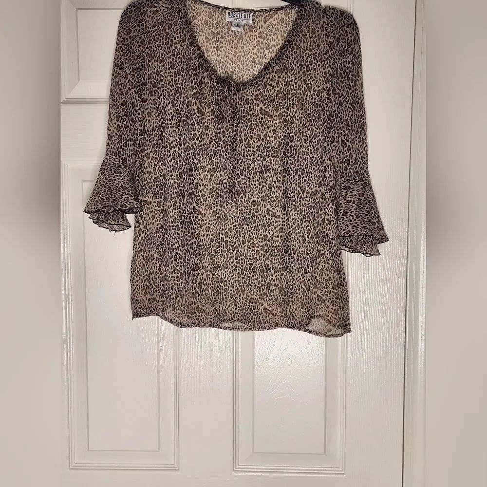 Vtg Robbie Bee PM Animal Print 3/4 Bell Sleeve 100% SILK Shiffon Women's Blouse